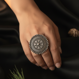 Oxidized Cocktail ring