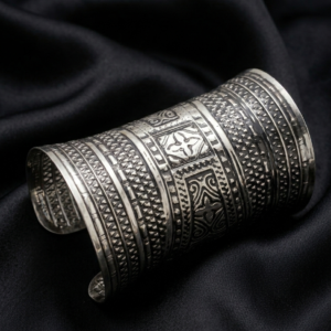 Empress Oxidized Handcuff