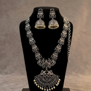 Rani Black Empress Set